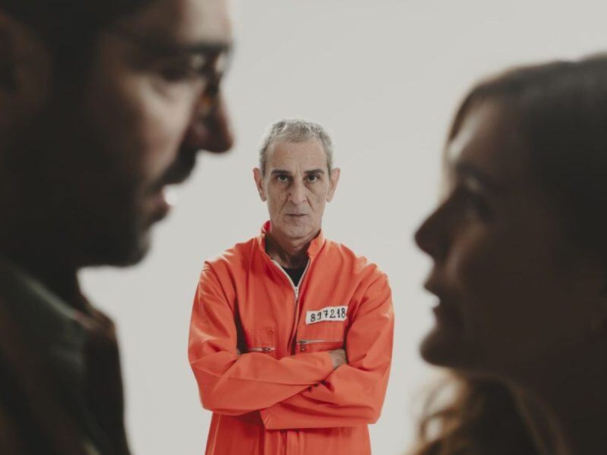 Intra Muros, του Alexis Michalik σε σκηνοθεσία Παντελή Δεντάκη στο Θέατρο του Νέου Κόσμου