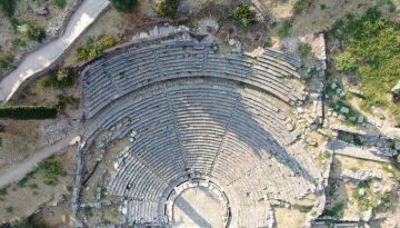 Επεμβάσεις για την αποκατάσταση του αρχαίου θεάτρου Δελφών