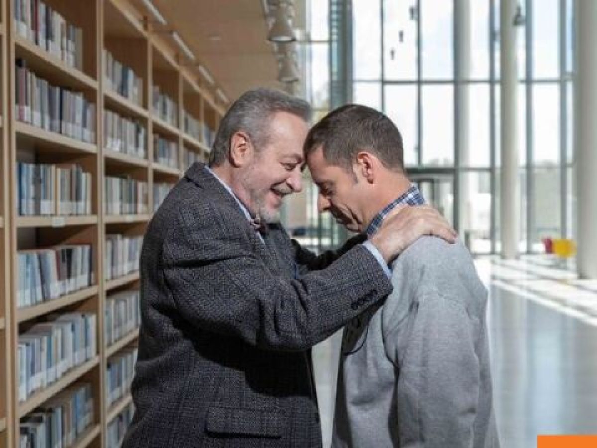 Γρηγόρης Βαλτινός: Θεατρική επιστροφή με τη συγκλονιστική αληθινή ιστορία «Κάθε Τρίτη με τον Μόρι»