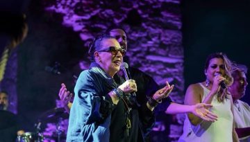 Λίνα Νικολακοπούλου στο Sani Festival: Μία υδάτινη ραψωδία που έγραψε τον επίλογο του φετινού καλοκαιριού