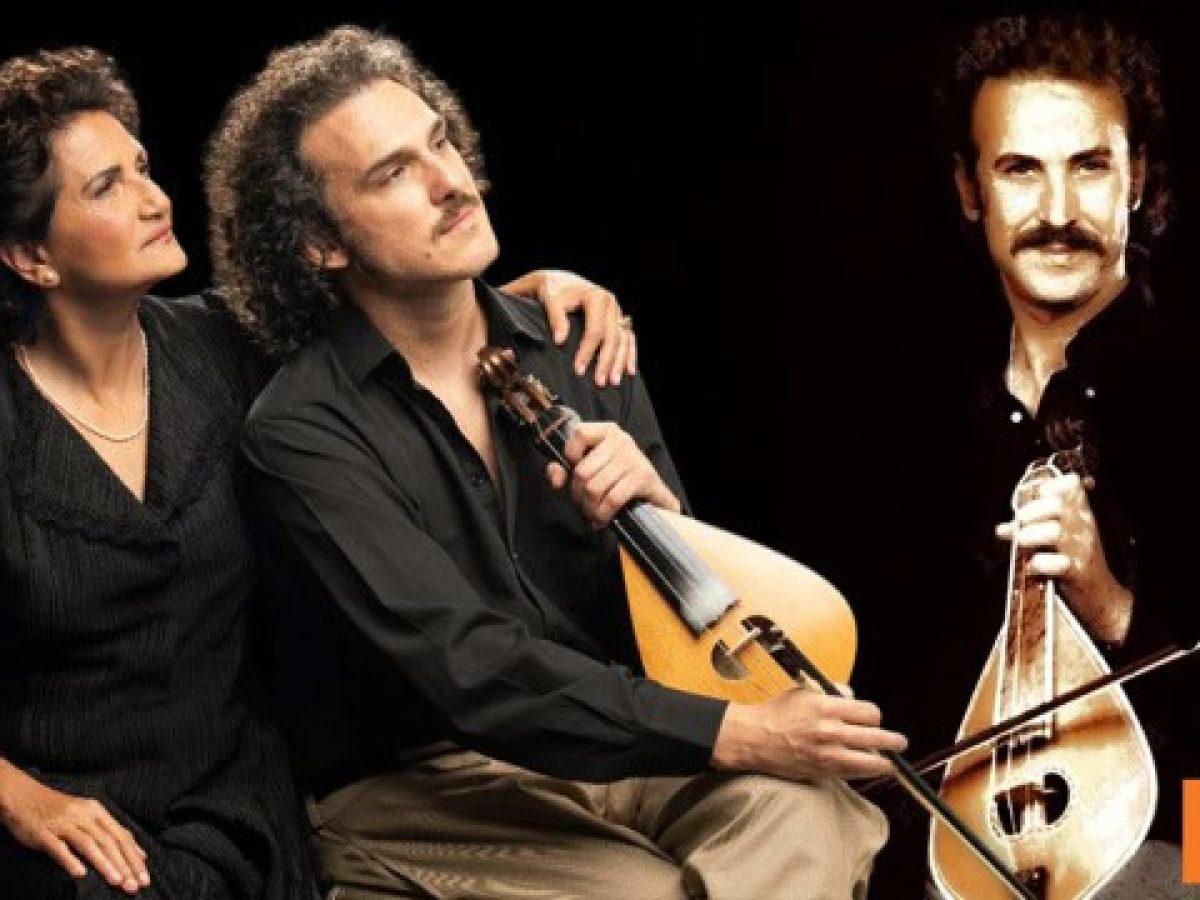 Αδημοσίευτες φωτογραφίες: Η ιστορία της ζωής του Νίκου Ξυλούρη γίνεται θεατρική παράσταση – Οι πρωταγωνιστές και η Άλκηστις Πρωτοψάλτη σε ρόλο-έκπληξη