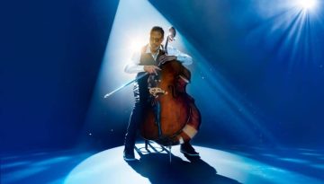 Stanley Clarke: «Πάντα ήμουν από αυτούς που αγκαλιάζουν τα νέα πράγματα»