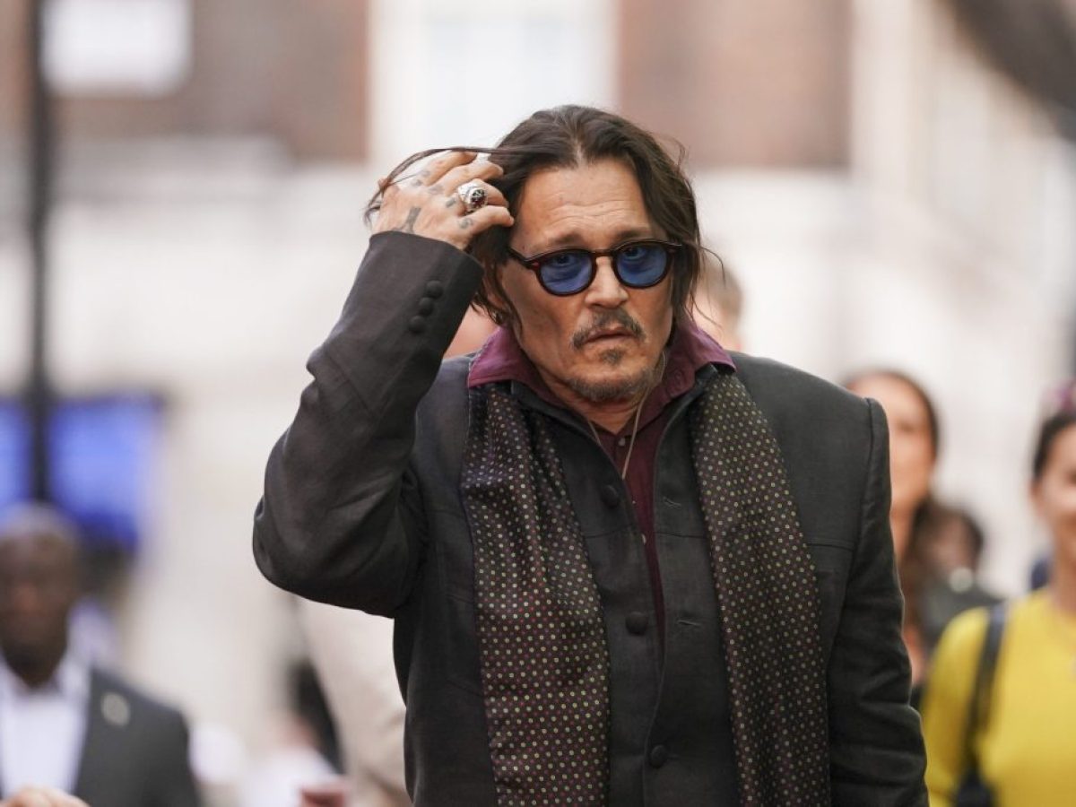 «Ebenezer: A Christmas Carol»: Ποιοι ηθοποιοί θα βρεθούν δίπλα στον Τζόνι Ντεπ