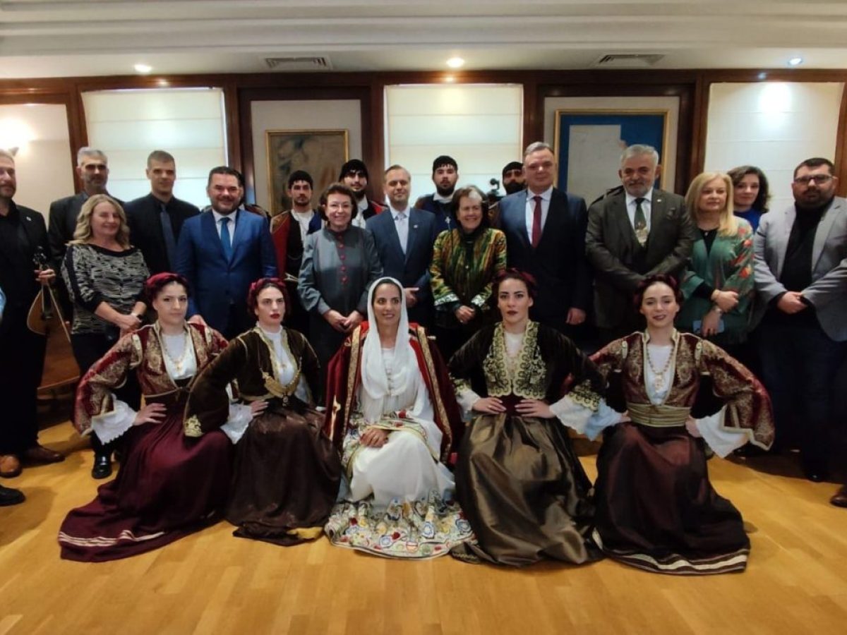 Χριστουγεννιάτικα κάλαντα στο Υπουργείο Πολιτισμού