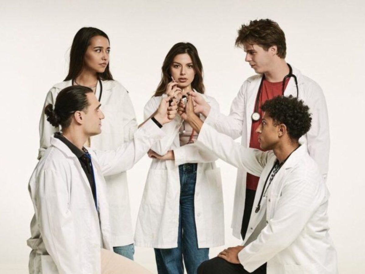 <div>Γεμιστό Τσιγάρο, των Βιβιάννα Γιαννούτσου & Γιάννη Κούλπερ στο Θέατρο Αλκμήνη</div>