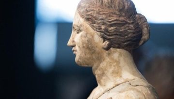 Εγκαίνια του αρχαιολογικού χώρου του Ανακτόρου της Πέλλας – Παρουσιάστηκαν για πρώτη φορά στο κοινό δύο ελληνιστικά αγάλματα