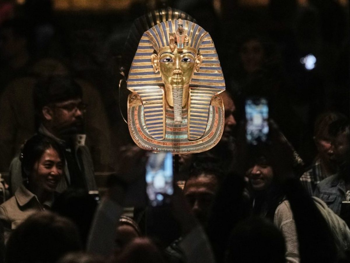 Μουσεία και πολιτική: Από τον βανδαλισμό της Εθνικής Πινακοθήκης στο λαμπερό opening του Μεγάλου Αιγυπτιακού Μουσείου