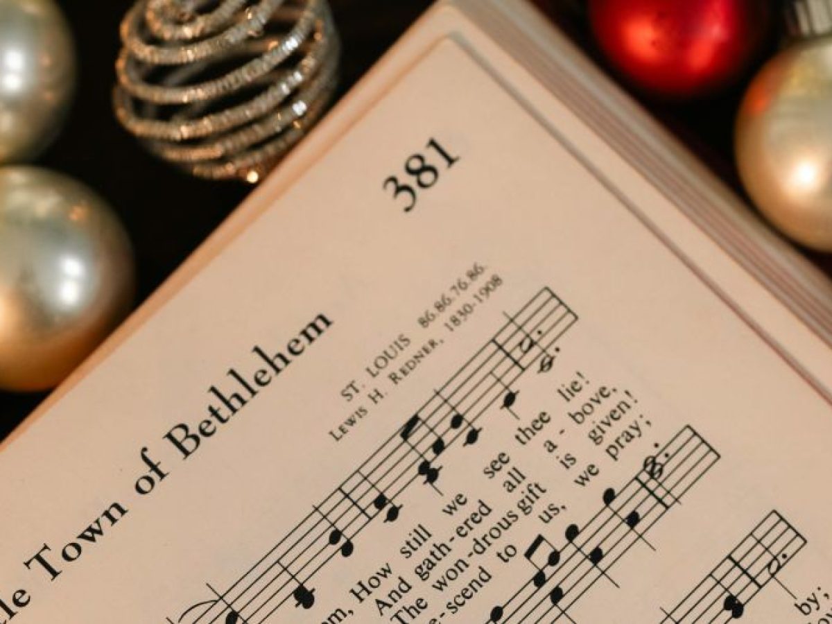 Τα κάλαντα της Πρωτοχρονιάς όπως τα τραγουδούν σε όλη την Ελλάδα