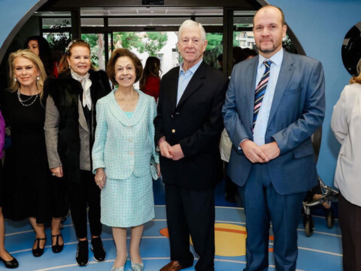 Lifeline Hellas: Οι «Little Santa» μοίρασαν χαμόγελα και 250 δώρα στα παιδιά των νοσοκομείων Παίδων