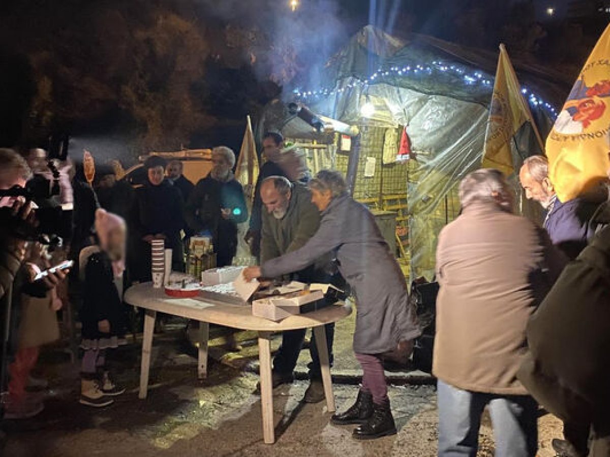 &Chi;&alpha;&nu;&iota;ά: &Alpha;&gamma;&omega;&nu;&iota;&sigma;&tau;&iota;&kappa;ά &upsilon;&pi;&omicron;&delta;έ&chi;&tau;&eta;&kappa;&alpha;&nu; &omicron;&iota; &alpha;&gamma;&rho;&omicron;&tau;&omicron;&kappa;&tau;&eta;&nu;&omicron;&tau;&rho;ό&phi;&omicron;&iota; &sigma;&tau;&omicron; &mu;&pi;&lambda;ό&kappa;&omicron; &sigma;&tau;&alpha; &Mu;&epsilon;&gamma;ά&lambda;&alpha; &Chi;&omega;&rho;ά&phi;&iota;&alpha; &tau;&eta; &nu;έ&alpha; &chi;&rho;&omicron;&nu;&iota;ά (&Phi;&Omega;&Tau;&Omicron;)