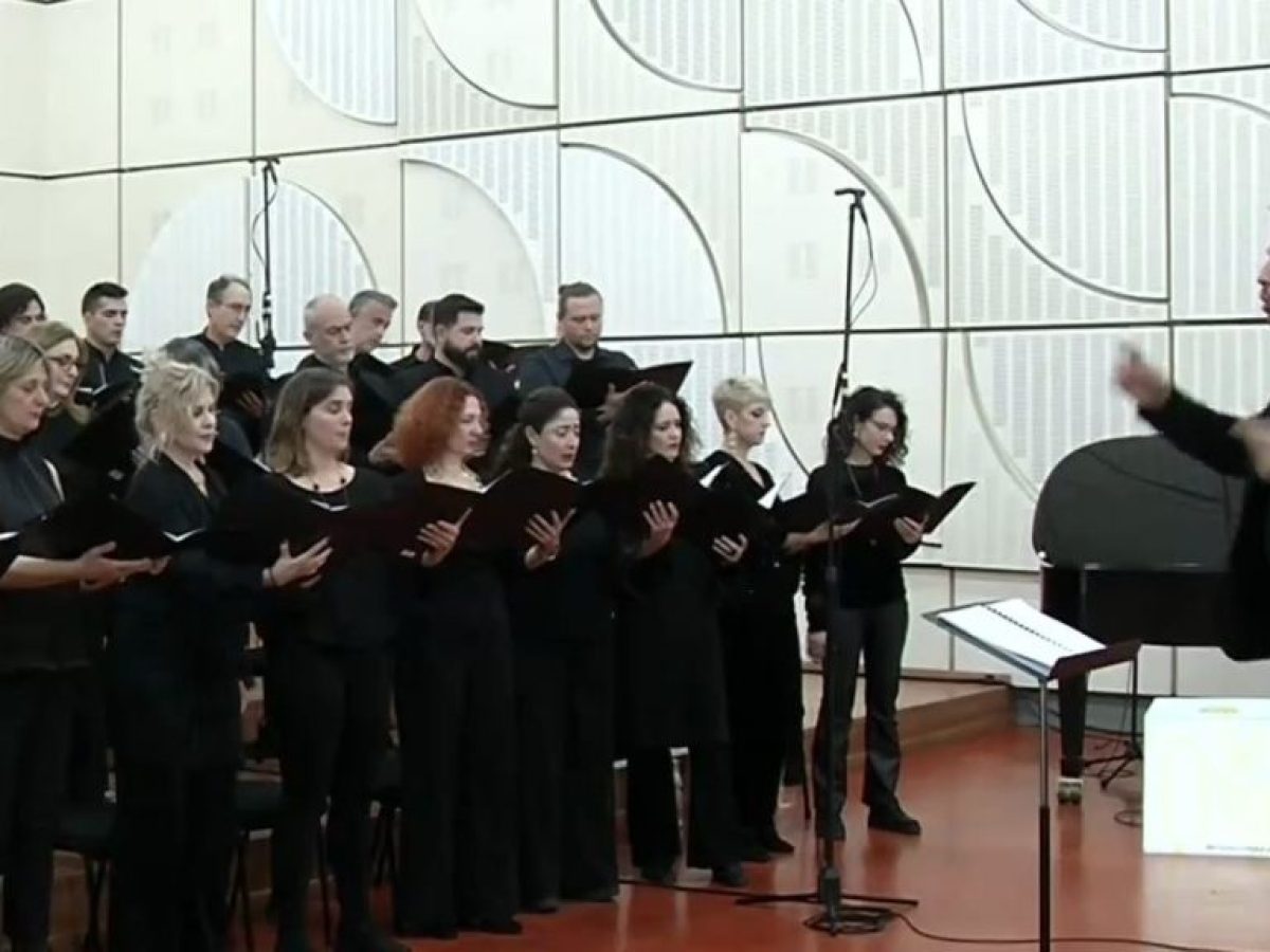 «Χειμωνιάτικο Τοπίο»: Η συναυλία της χορωδίας της ΕΡΤ μεταδόθηκε απευθείας από το Τρίτο Πρόγραμμα – Άνοιξε και πάλι τις πύλες του το ιστορικό Στούντιο Β