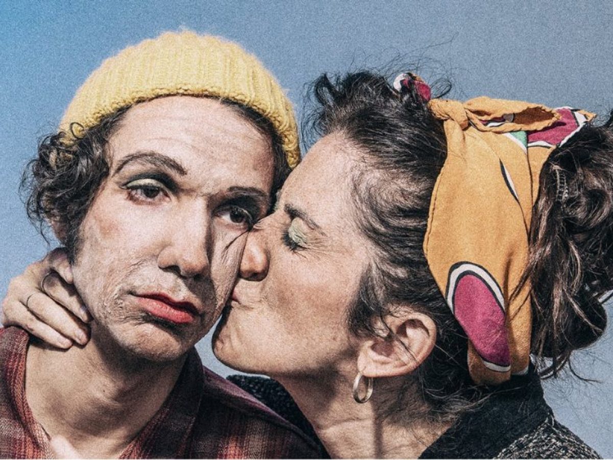 Οι Καρέκλες, του Ευγένιου Ιονέσκο από τους Πάνο Παπαδόπουλο & Μαρία Διακοπαναγιώτου στο Θέατρο του Νέου Κόσμου