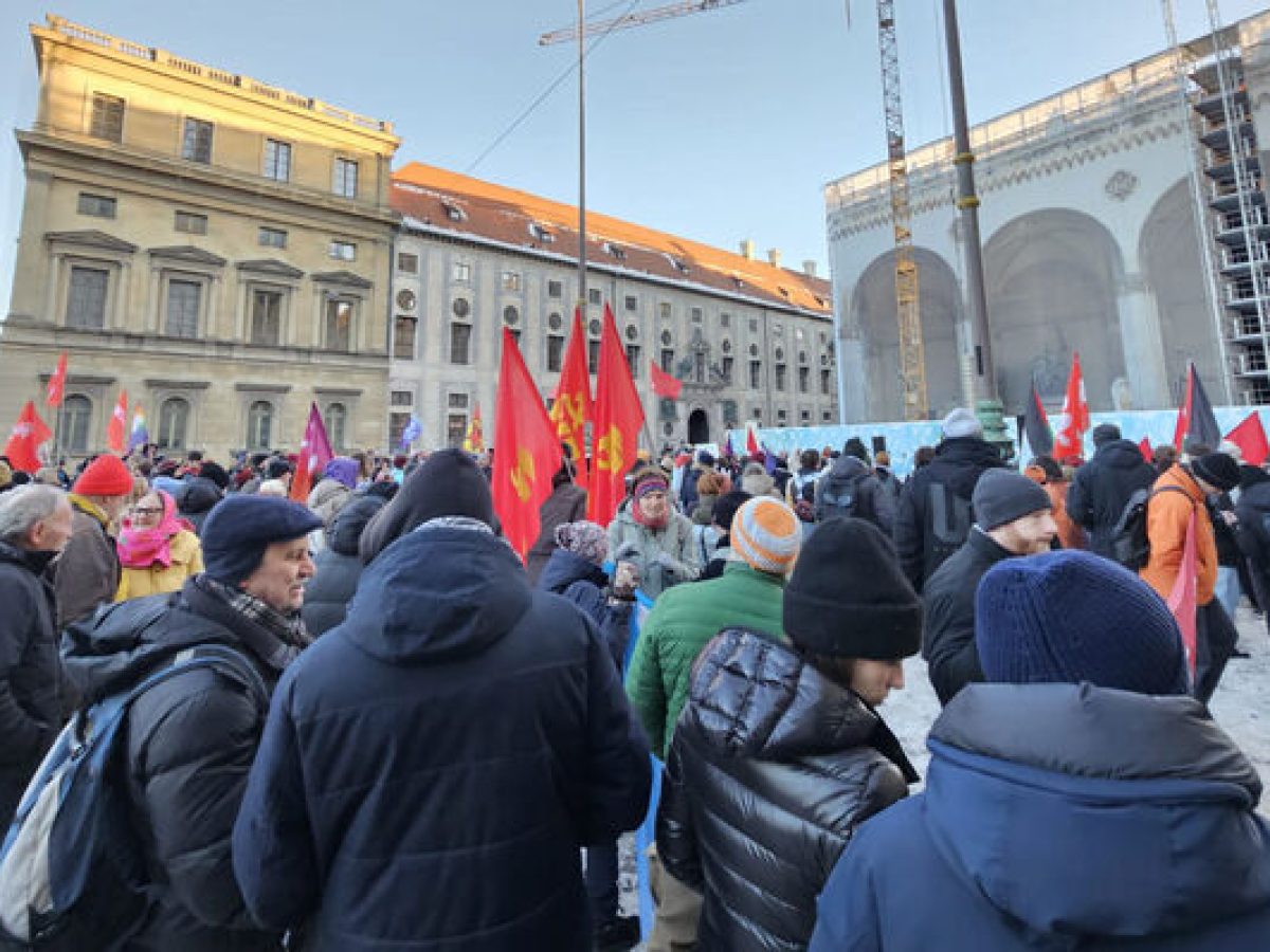 Γερμανία: Χιλιάδες κόσμου και στις σημερινές κινητοποιήσεις ενάντια στην ιμπεριαλιστική επέμβαση των ΗΠΑ στη Βενεζουέλα (ΦΩΤΟ)