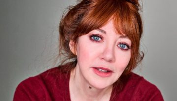 Η Diane Morgan στη Στέγη σε μια σουρεαλιστική συζήτηση με την Αφροδίτη Παναγιωτάκου