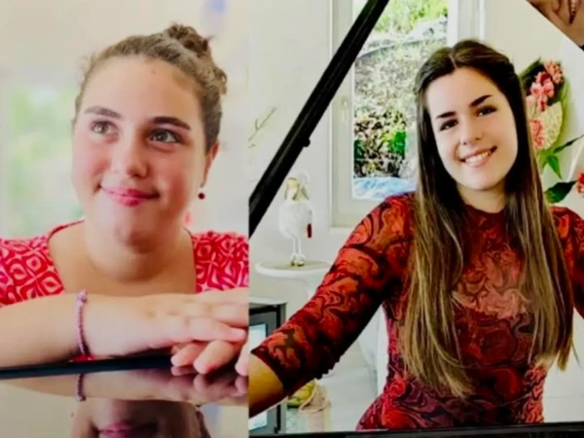 Οι δύο νεαρές πιανίστριες από τη Σαντορίνη που κατακτούν τον κόσμο με τις εμφανίσεις τους