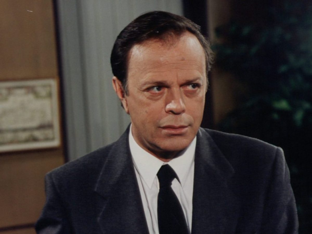 Λίνα Μενδώνη: «Ο Χρίστος Πολίτης διέγραψε μια γόνιμη πορεία δεκαετιών στην Τέχνη»