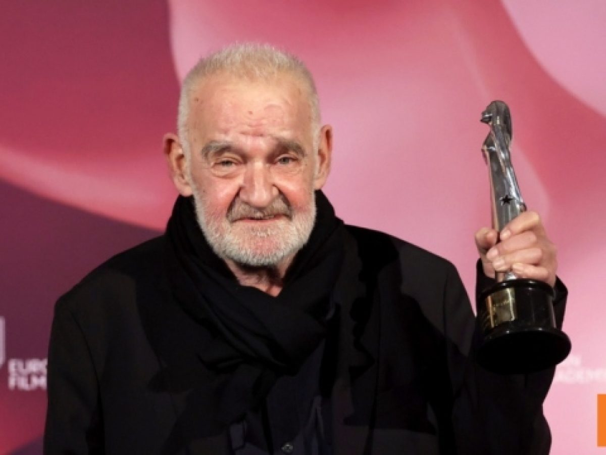 Πέθανε ο εμβληματικός σκηνοθέτης Μπέλα Ταρ