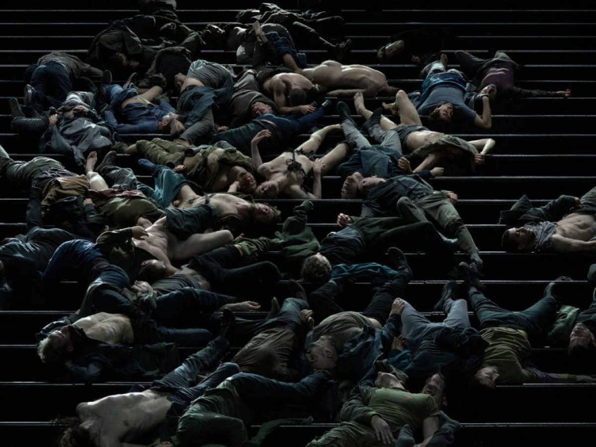 «Ρέκβιεμ για το τέλος του Έρωτα»: Ο Δημήτρης Παπαϊωάννου διαλύει το σώμα