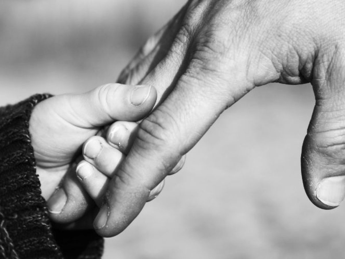 «Το μόνο πράγμα που οφείλει να κάνει ένας πατέρας»: Η ουσιαστική φράση του Theodore Hesburgh
