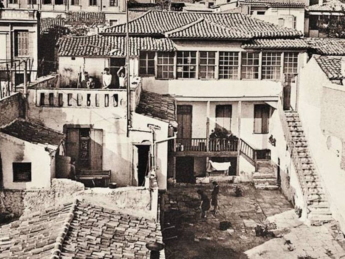 Αποκαλύφθηκαν αρχαιότητες στην αυλή της «Οικίας Κοκοβίκου» στην Πλάκα