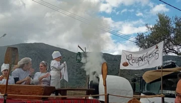 Δεκατρία άρματα κέφι και δημιουργικότητα από το καρναβάλι της Τυλίσου| Κεράσματα γλέντι και ρυθμός  ( video και πλούσιο υλικό)