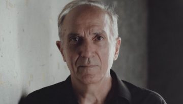 Γιάννης Νταλιάνης: «Δεν ξέρω αν αλλάζουν τα πράγματα ή αν το θέατρο αλλάζει τη ζωή»