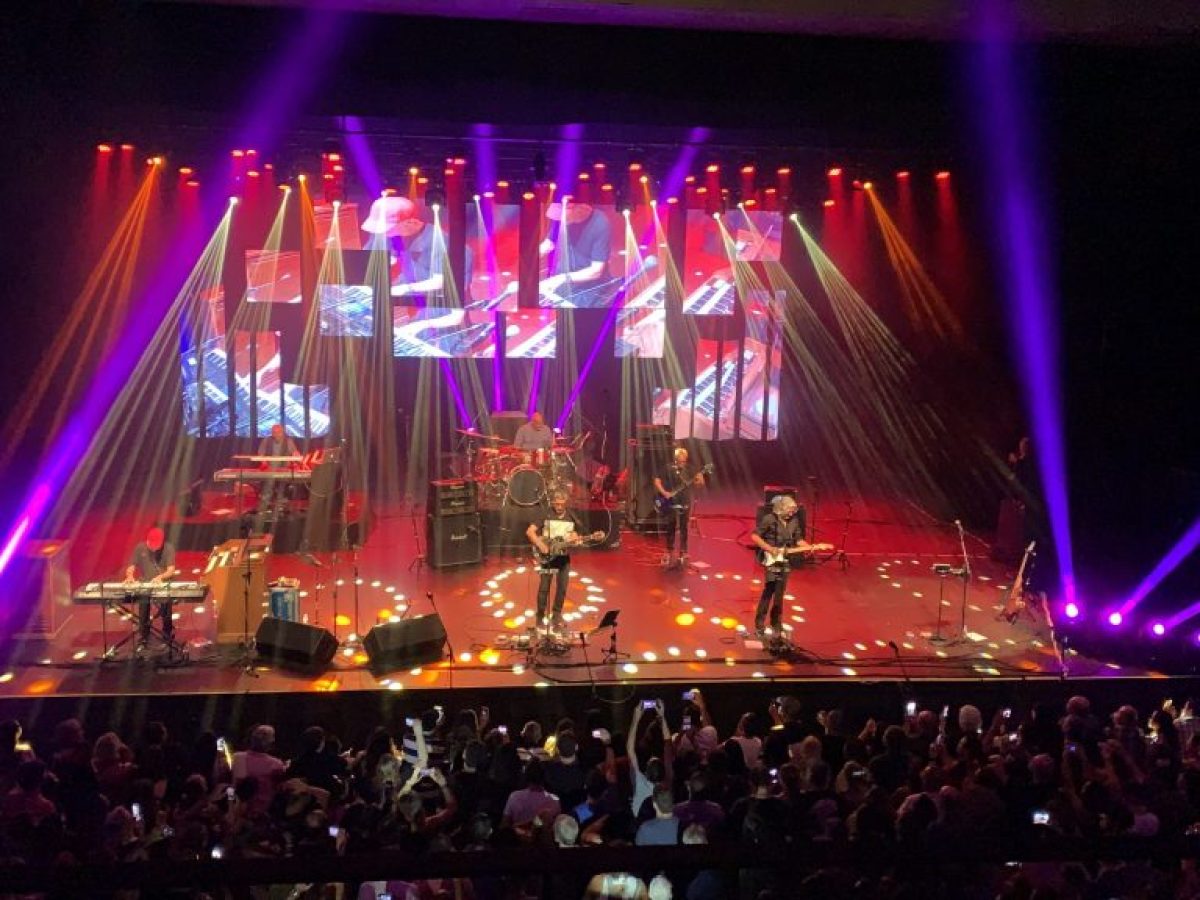 Οι Dire Straits Legacy στο ΕΡΤNews.gr λίγο πριν επιστρέψουν στην Ελλάδα: «Η ενέργεια του ελληνικού κοινού δε ξεχνιέται»