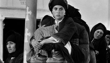 Η έκθεση «Τρεις δρόμοι: Constantine Manos, Nikos Economopoulos, Enri Canaj» στο MOMus-Μουσείο Φωτογραφίας Θεσσαλονίκης