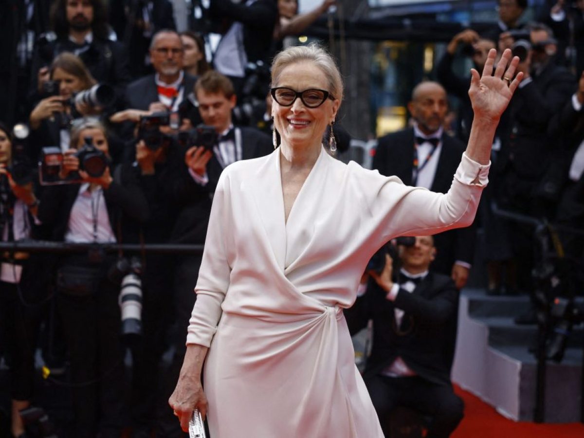 Η Μέριλ Στριπ αναλαμβάνει τον ρόλο της Τζόνι Μίτσελ σε νέα βιογραφική ταινία