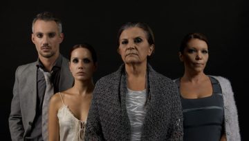 Η Στέλλα Ζαφειροπούλου μοιράζεται το Ημερολόγιο Προβών για την παράσταση «Χήνες»