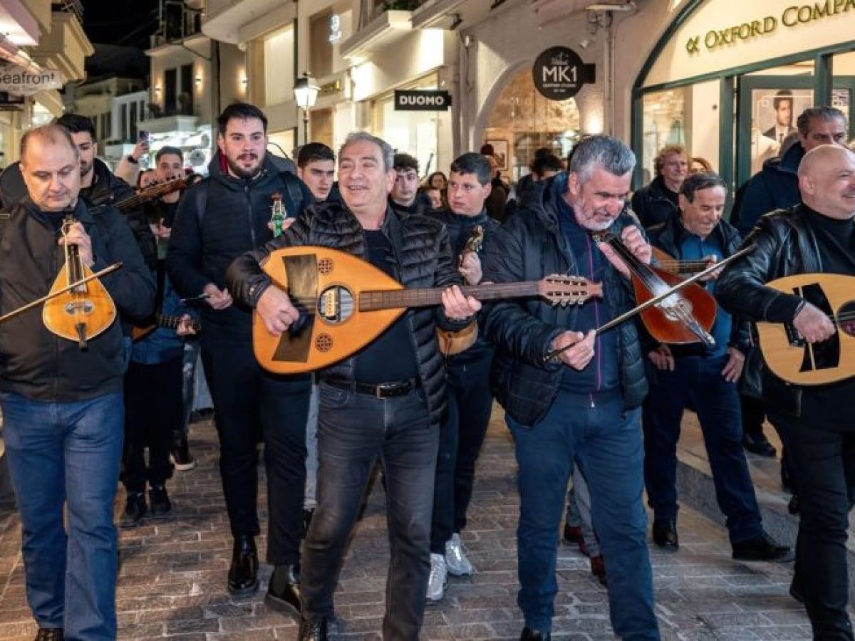 Με Κρητικές Καντάδες ξεκίνησε η κορύφωση των εκδηλώσεων του Ρεθεμνιώτικου Καρναβαλιού