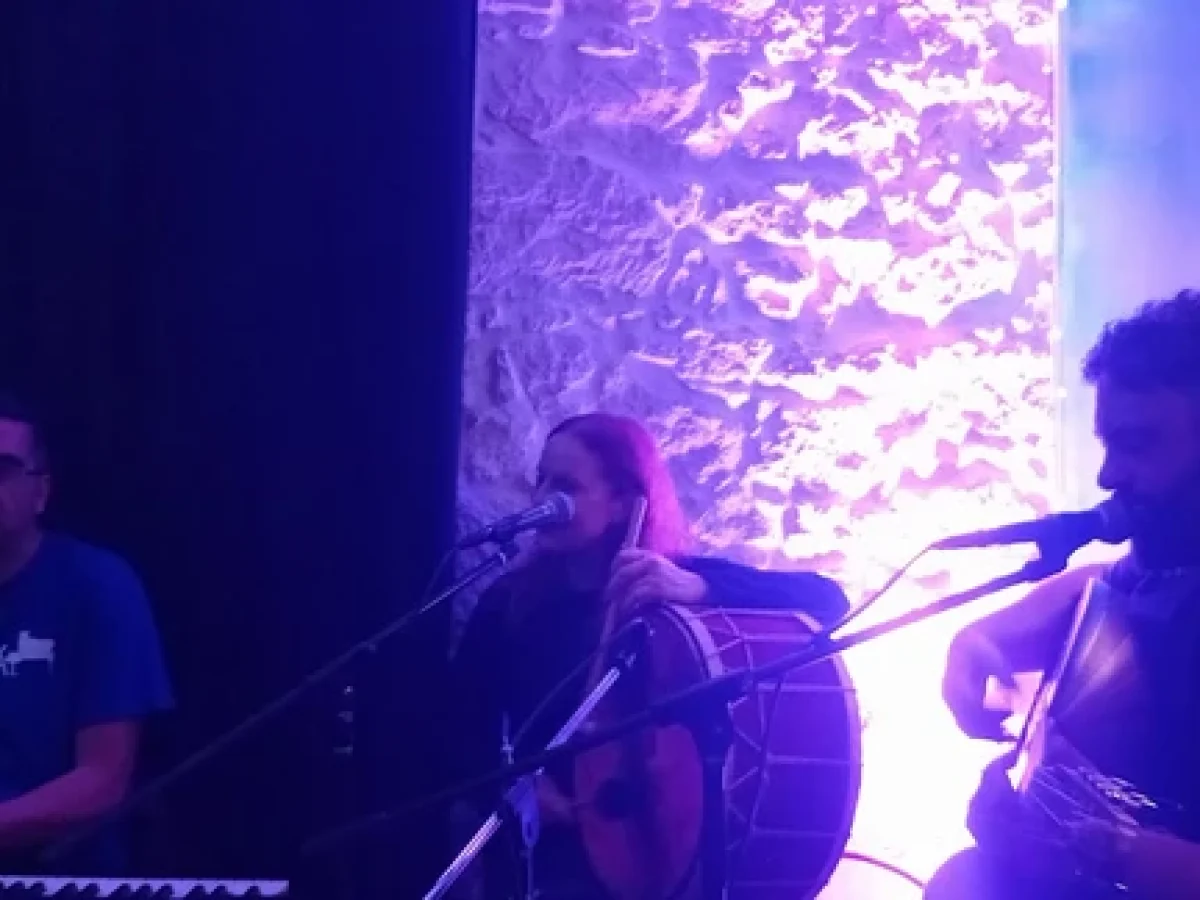 Νίκη Ξυλούρη και Ψαραντώνης η άρρηκτη συνέχεια μια γενεσιουργού δύναμης τέχνης και τα ηνία στα δικά της εκφραστικά χέρια| Μια καθηλωτική εμπειρία