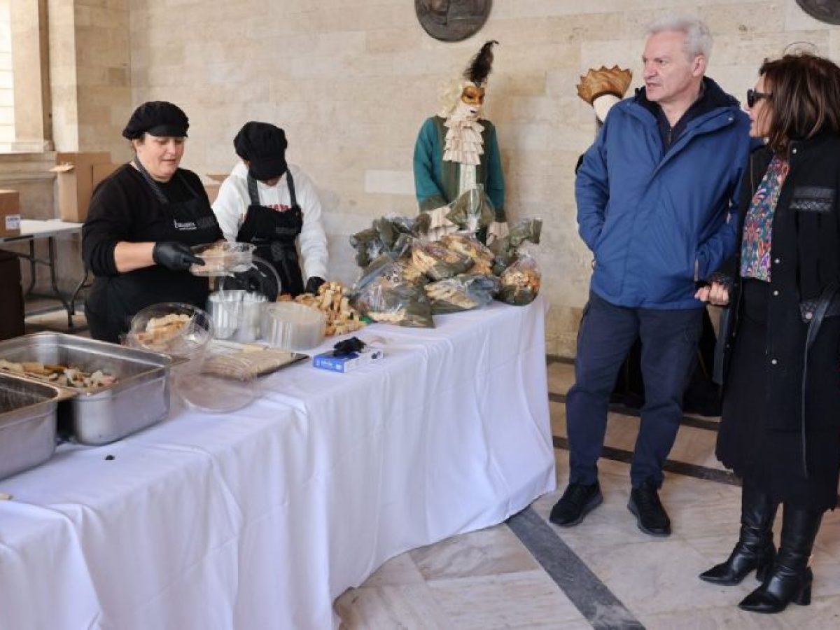 Στα Κούλουμα σε Νέα Αλικαρνασσό, Καράβολα και Λότζια ο Αλέξης Καλοκαιρινός: «Εύχομαι να βρισκόμαστε και να νιώθουμε ότι η ζωή μας στην πόλη βελτιώνεται όλο και πιο πολύ. Μπορούμε να πάμε όλοι μαζί την πόλη μας μπροστά. Καλή Σαρακοστή » (video)