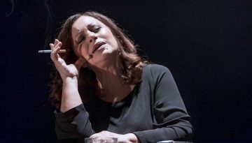 &Alpha;&lambda;&epsilon;&xi;ί&omicron;&upsilon; &ndash; &Mu;&pi;&epsilon;&rho;&iota;&kappa;ό&pi;&omicron;&upsilon;&lambda;&omicron;&sigmaf; &laquo;&zeta;&epsilon;&upsilon;&gamma;ά&rho;&iota;&raquo; &sigma;&tau;&eta;&nu; TV &kappa;&alpha;&iota; &sigma;&tau;&omicron; &theta;έ&alpha;&tau;&rho;&omicron;