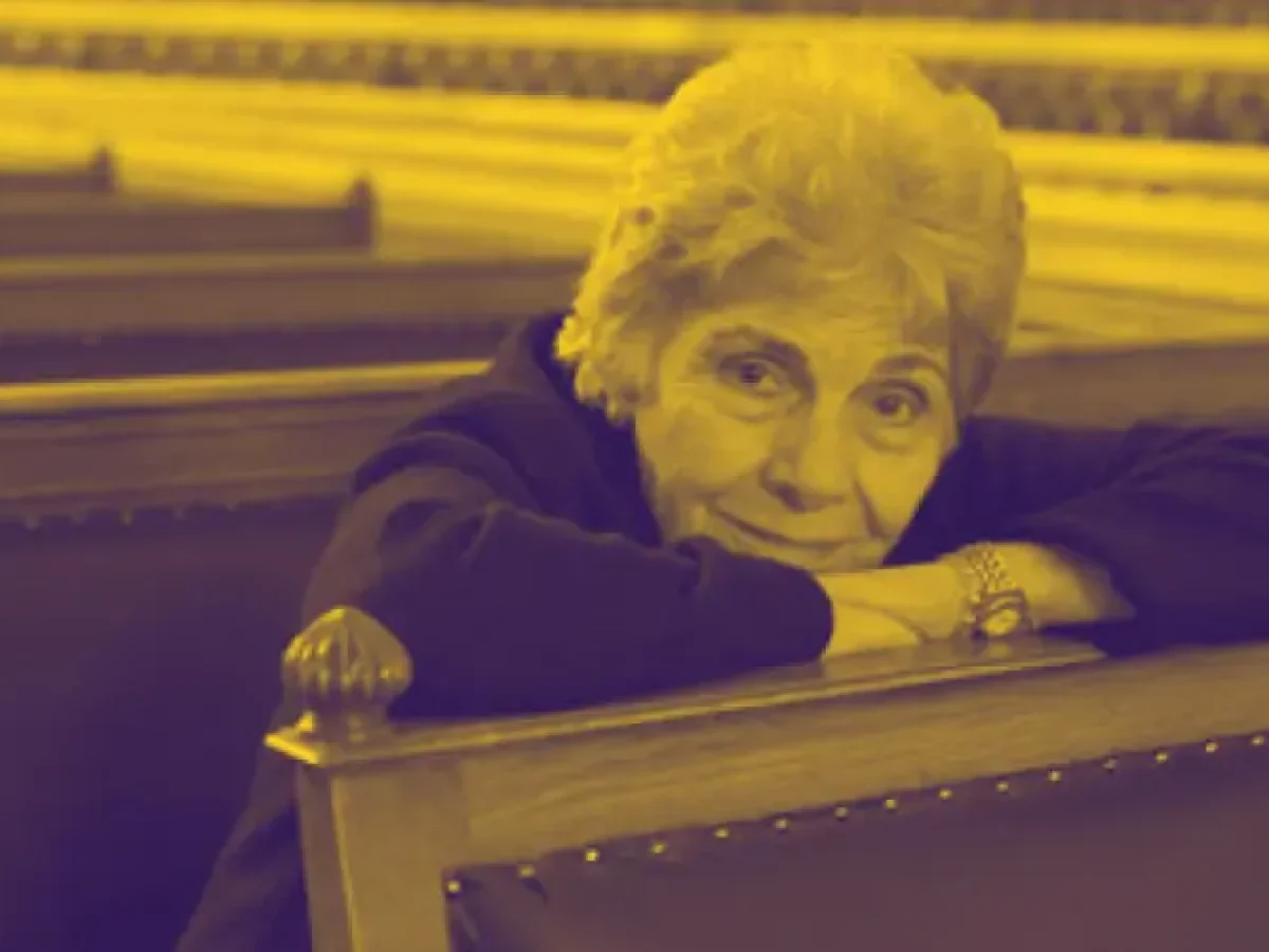 7 ποιήματα της Κικής Δημουλά που σε προσγειώνουν στην πιο άβολη πραγματικότητα