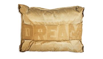 “Stephen Antonakos: Υστερόγραφα Χρόνου και Χώρου” – Η επετειακή έκθεση στο Ίδρυμα Θεοχαράκη