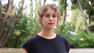 «Μαρτυρία μιας χαμένης εφηβείας»: Η Ειρήνη Λαμπρινοπούλου σκηνοθετεί την ιστορία που σόκαρε τη Γαλλία