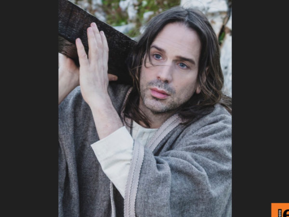 «Ο Χριστός ξανασταυρώνεται»: Το αριστούργημα του Νίκου Καζαντζάκη ανεβαίνει στο Θέατρο Σταθμός