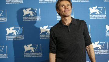 Παγκόσμια Ημέρα Θεάτρου 2026: Ο Γουίλεμ Νταφόε λέει ότι το θέατρο είναι αντίδοτο στην ψηφιακή εποχή
