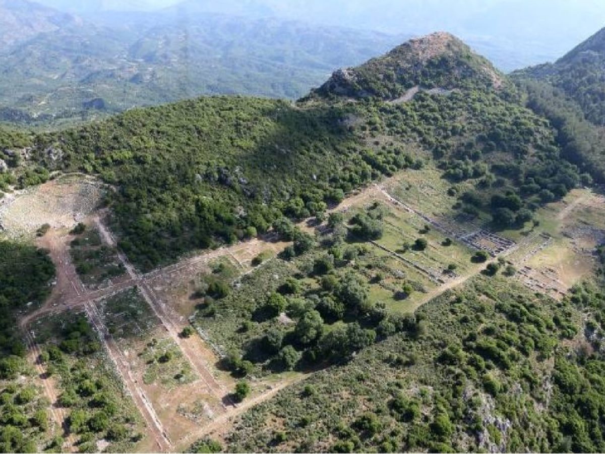 &Pi;&rho;έ&beta;&epsilon;&zeta;&alpha;: &Alpha;&nu;&alpha;&beta;&alpha;&theta;&mu;ί&zeta;&epsilon;&tau;&alpha;&iota; &omicron; &alpha;&rho;&chi;&alpha;&iota;&omicron;&lambda;&omicron;&gamma;&iota;&kappa;ό&sigmaf; &chi;ώ&rho;&omicron;&sigmaf; &tau;&eta;&sigmaf; &Kappa;&alpha;&sigma;&sigma;ώ&pi;&eta;&sigmaf;