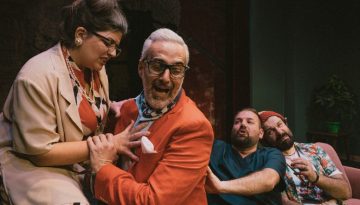 Σε έναν κόσμο που μοιάζει να έχει ραγίσει, έντεκα ήρωες παίζουν το πιο επικίνδυνο παιχνίδι: αυτό της αλήθειας