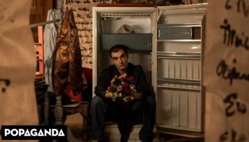 Τη νύχτα που όλοι έβλεπαν Eurovision, εγώ είδα το Smalltown Boy στο θέατρο