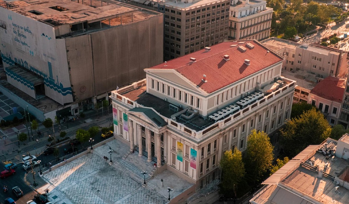 to-dimotiko-theatro-pirea-anthizi