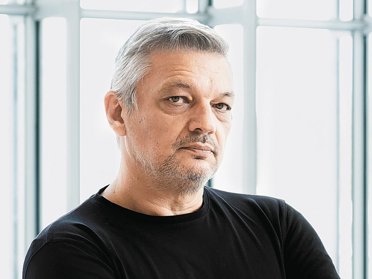 &Alpha;&lambda;έ&xi;&alpha;&nu;&delta;&rho;&omicron;&sigmaf; &Mu;&omicron;ύ&zeta;&alpha;&sigmaf;: &laquo;&Theta;έ&lambda;&omicron;&upsilon;&mu;&epsilon; &omicron;&iota; &theta;&epsilon;&alpha;&tau;έ&sigmaf; &nu;&alpha; &iota;&delta;&rho;ώ&sigma;&omicron;&upsilon;&nu; &mu;&alpha;&zeta;ί &mu;&alpha;&sigmaf;&raquo;