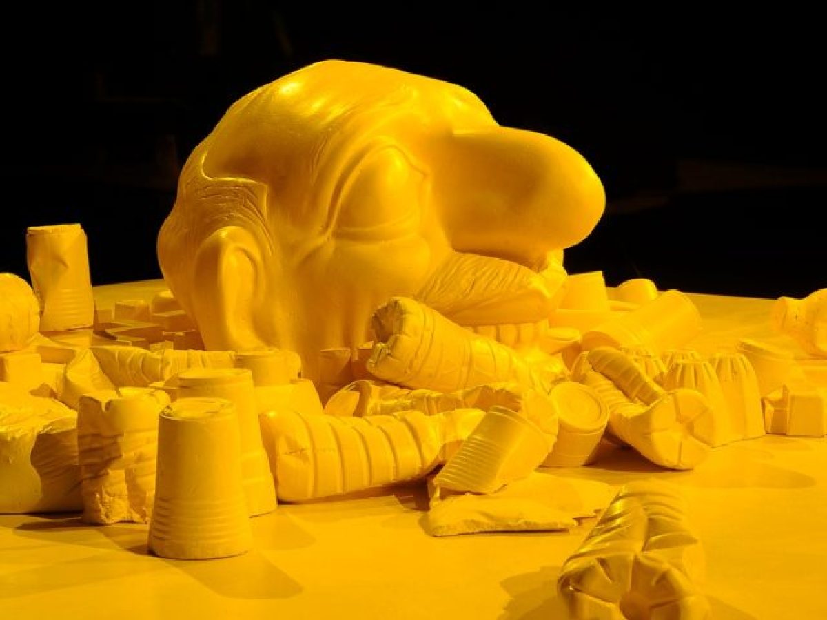 “AFTER” στην Πινακοθήκη του Δήμου Αθηναίων: O Γιώργος Τσεριώνης αποτυπώνει με όρους εικαστικούς τον κύκλο ζωής του homo urbanus