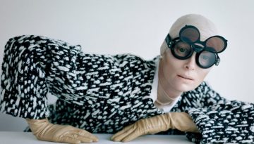 H Tilda Swinton έρχεται στο Onassis Ready με την προσωπική της έκθεση “Ongoing”, performances, προβολές και masterclass