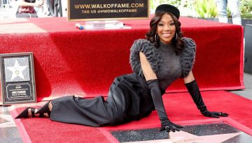 Brandy: Η πριγκίπισσα της R&B τιμήθηκε με αστέρι στη Λεωφόρο της Δόξας
