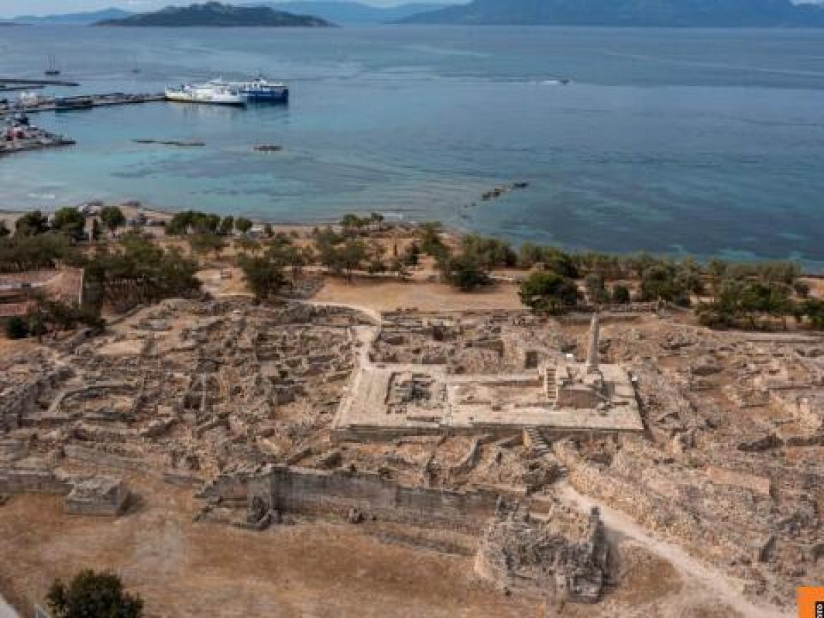 Αίγινα: Αρχαία κοσμήματα ανακαλύφθηκαν στον λόφο της Κολώνας – Δείτε φωτογραφίες