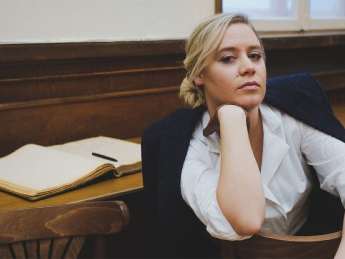 Η Rene Karabash υποψήφια για το Διεθνές Βραβείο Booker 2026 για την «Ορκισμένη» στις 7 Μαΐου κυκλοφορεί το βιβλίο της «Γράμματα του Ομάρ στη μελλοντική του σύζυγο»