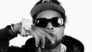 Ο Westside Gunn ανεβαίνει στη σκηνή του Floyd